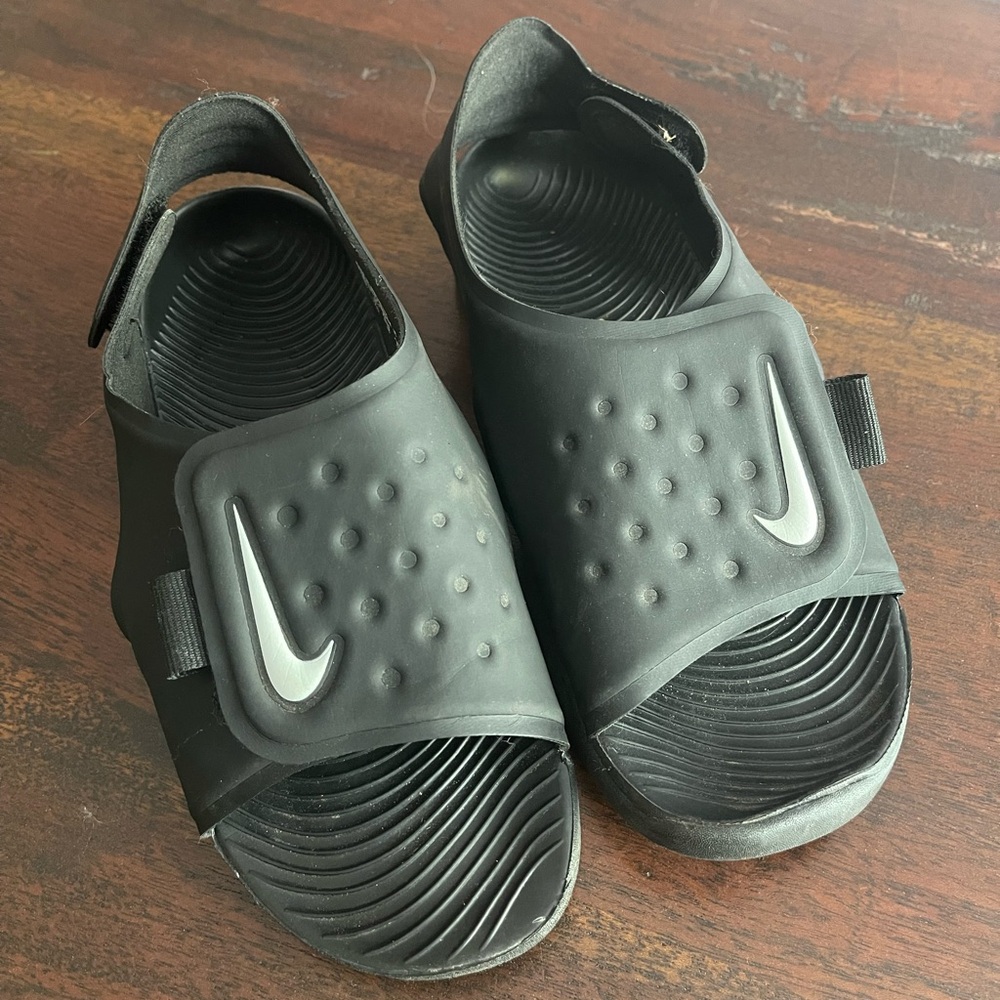 SOLD Nike Stingray Black Sandal Baseball Pool 3Y - Picture 1 of 6
